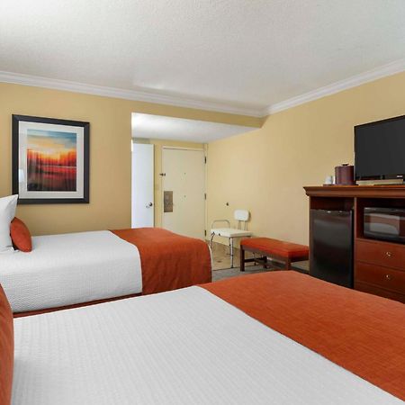 เบสต์ เวสเทิร์น พลัส เบอร์ลิงตัน Hotel ภายนอก รูปภาพ